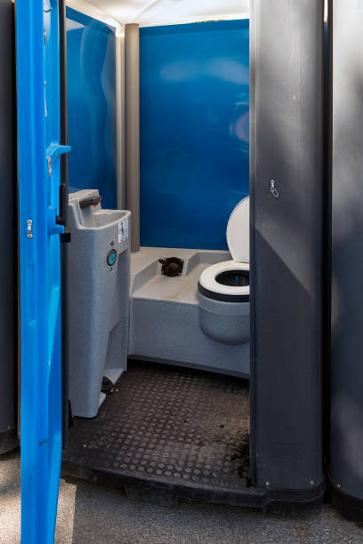 Best Luxury portable toilet rental  in Taft, FL