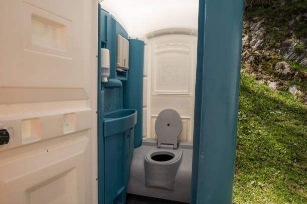 Best Portable bathroom rental  in Taft, FL